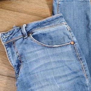 1822 minimally distressed jeans